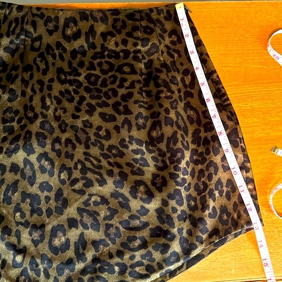 Zara Green Leopard Mini Skirt - Picture 2 of 7